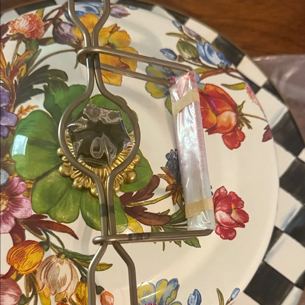 MacKenzie-Childs Floral Cake Carrier with Checkered Base New - Picture 5 of 7
